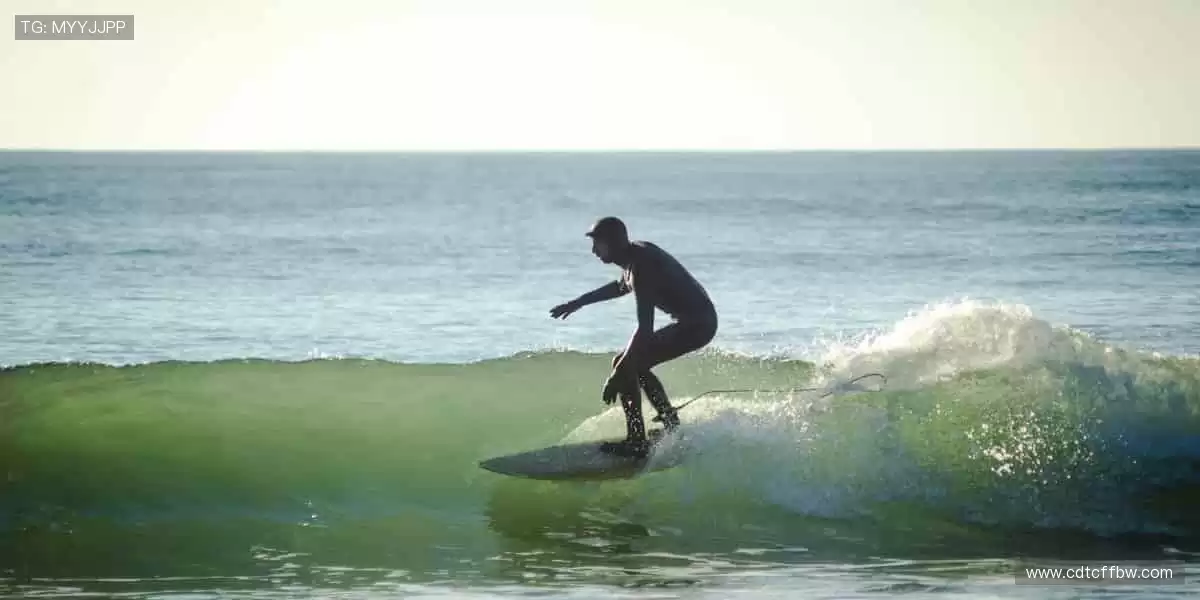 🎧互动弹幕，和千万球迷一起嗨翻全场！